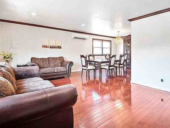 35 Poland Pl #NA - Photo 2 of 7