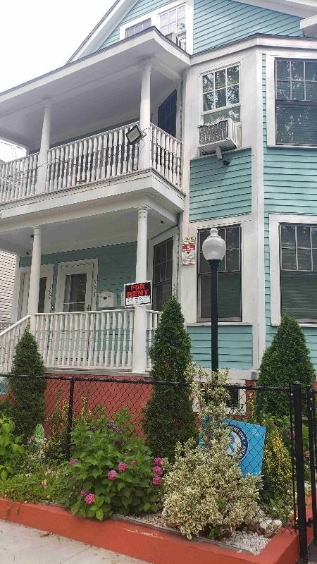 753 Winchester Ave - Photo 4 of 33