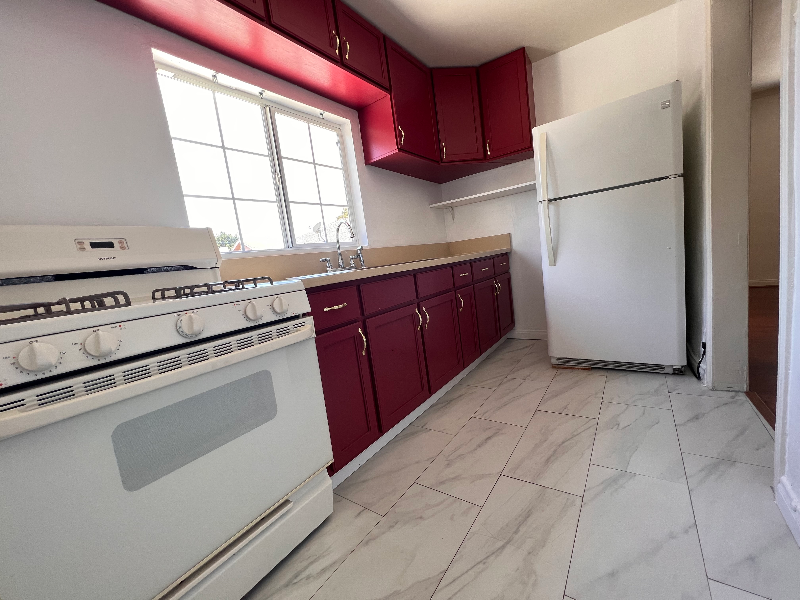 158 S Bonnie Ave #1 - Photo 5 of 9