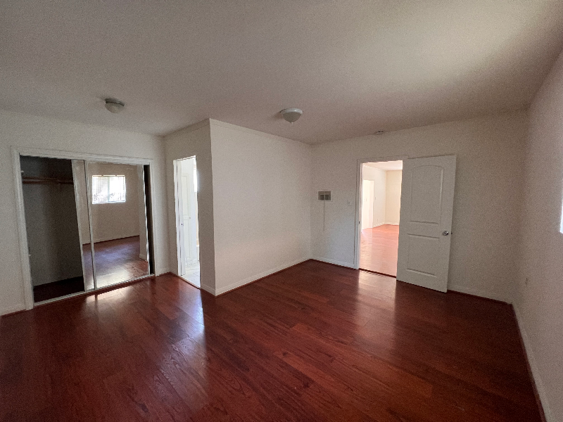 158 S Bonnie Ave #1 - Photo 7 of 9