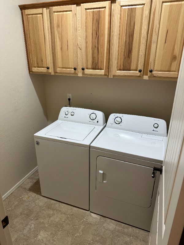 1035 E Jefferson St - Photo 2 of 9