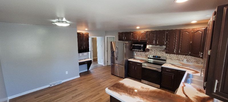 368 Schenck St Uppr - Photo 2 of 32