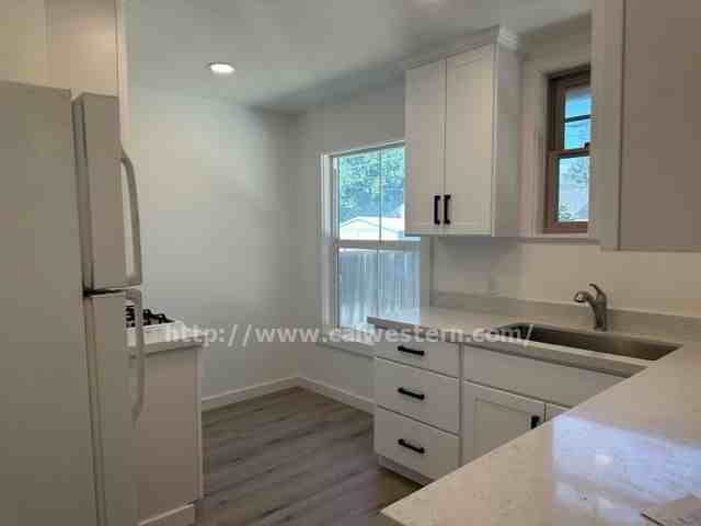 1250 Forrestal Ave - Photo 2 of 7