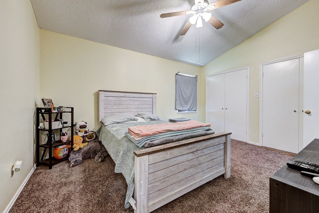 2206 Whiteoak Cir #1 - Photo 6 of 12