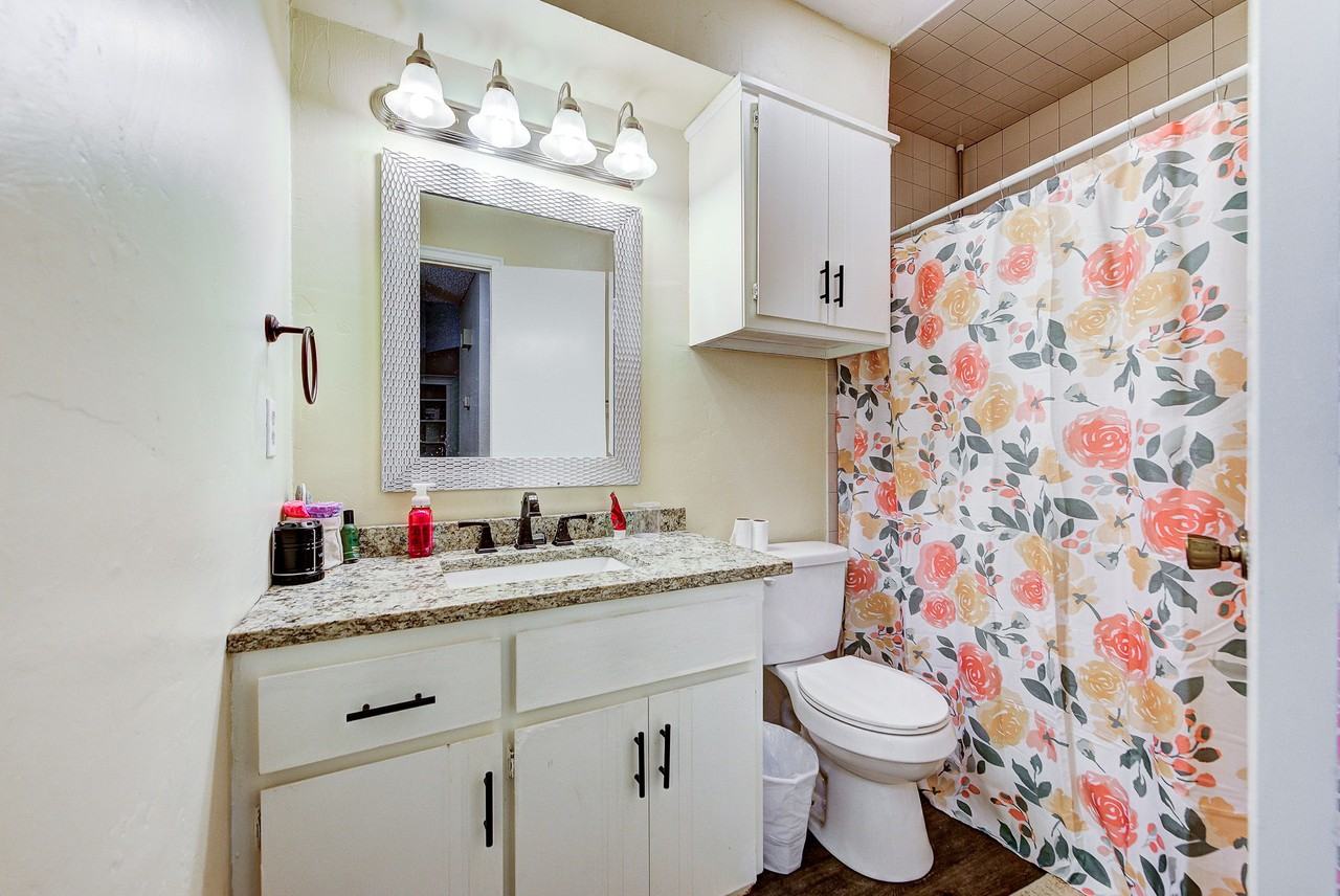 2206 Whiteoak Cir #1 - Photo 7 of 12