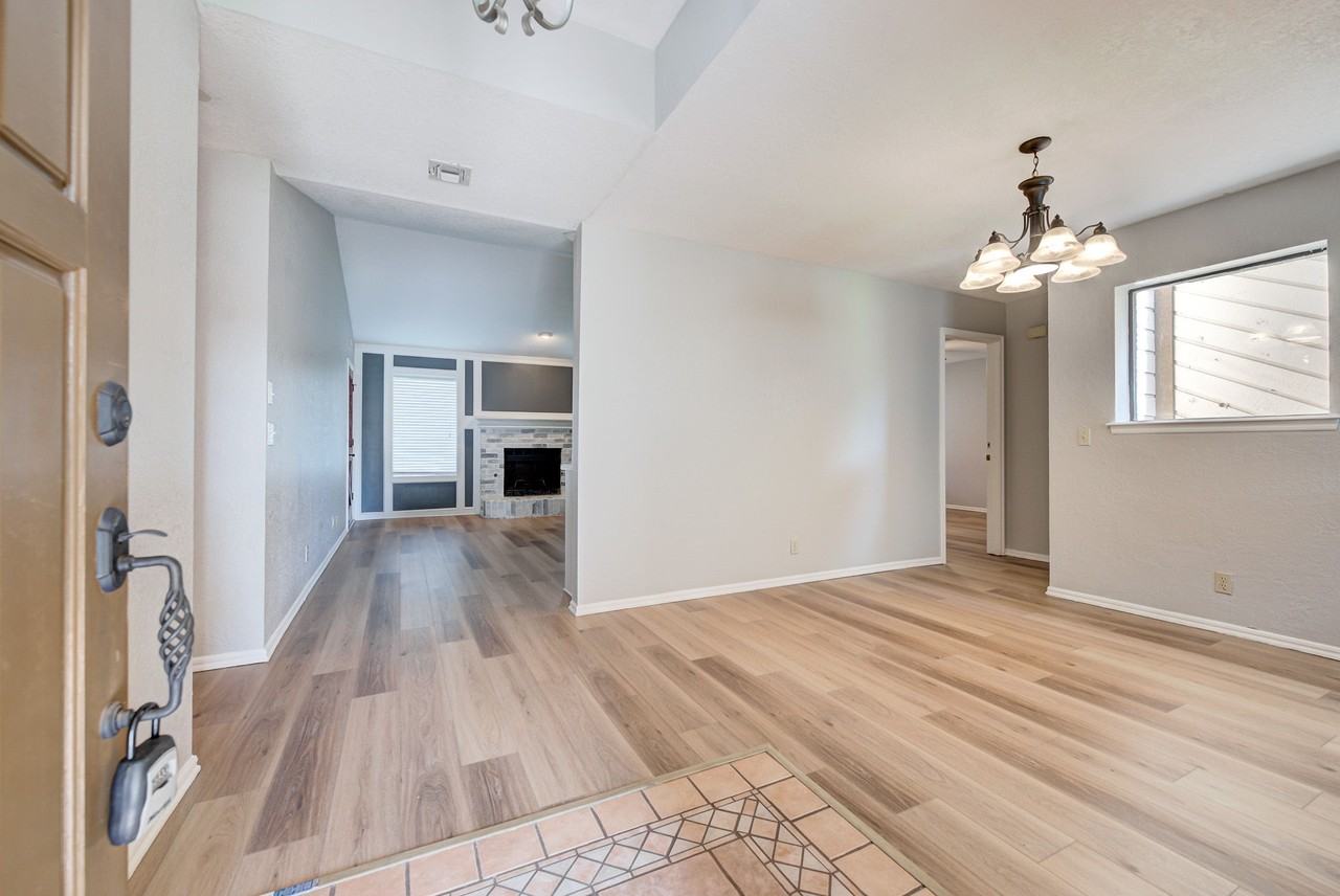 1516 Peach Tree Ln #1 - Photo 2 of 21