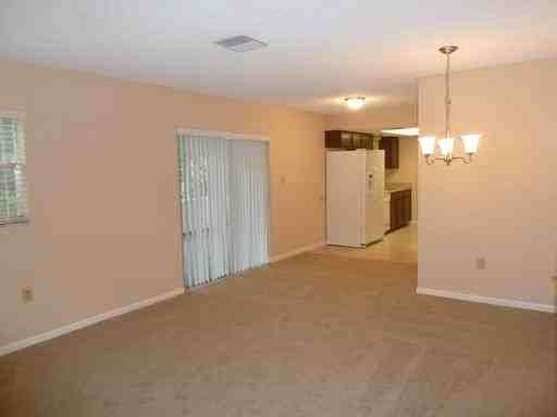 235 Crystal Cir - Photo 2 of 10