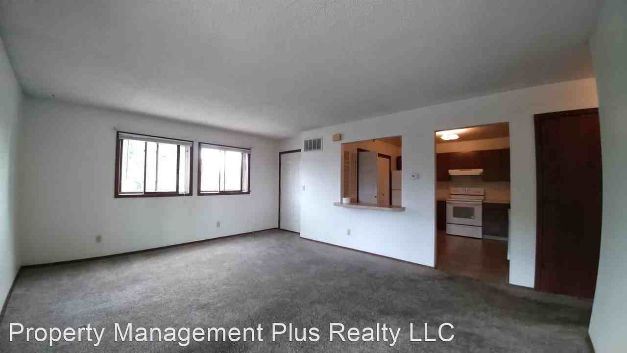 1418 Emery Court - Photo 3 of 12