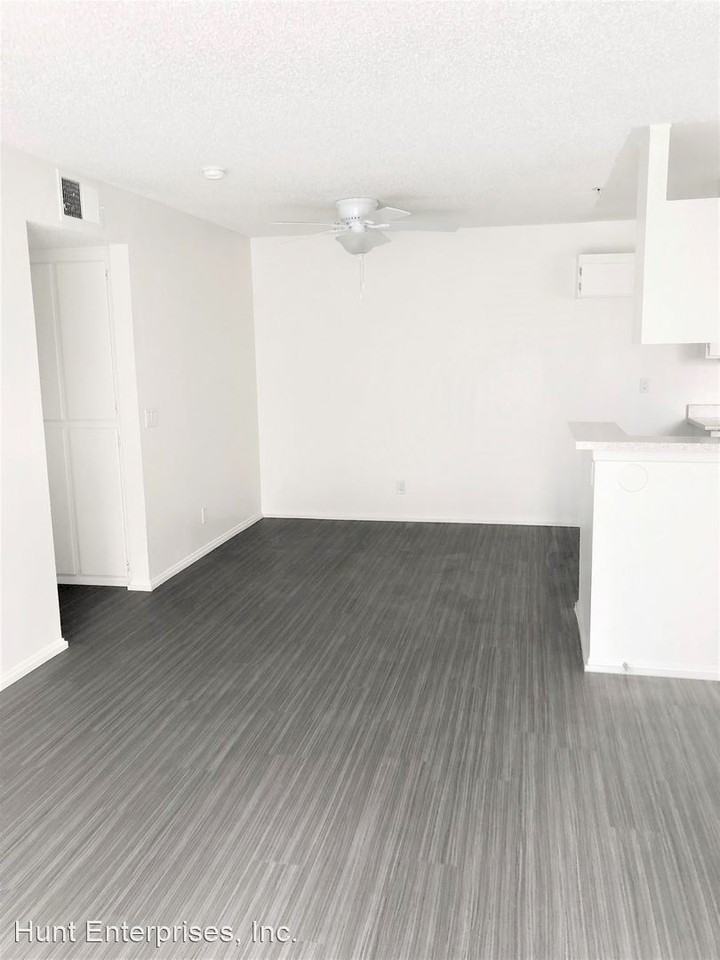 SANTA FE VILLAS 8014 MANGO AVENUE - Photo 3 of 17