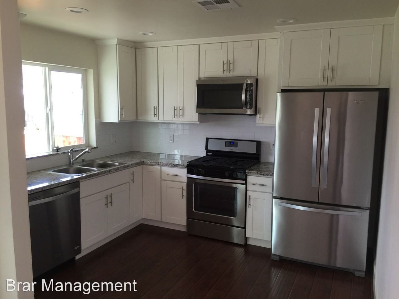 1015 Circuit Dr - Photo 2 of 9