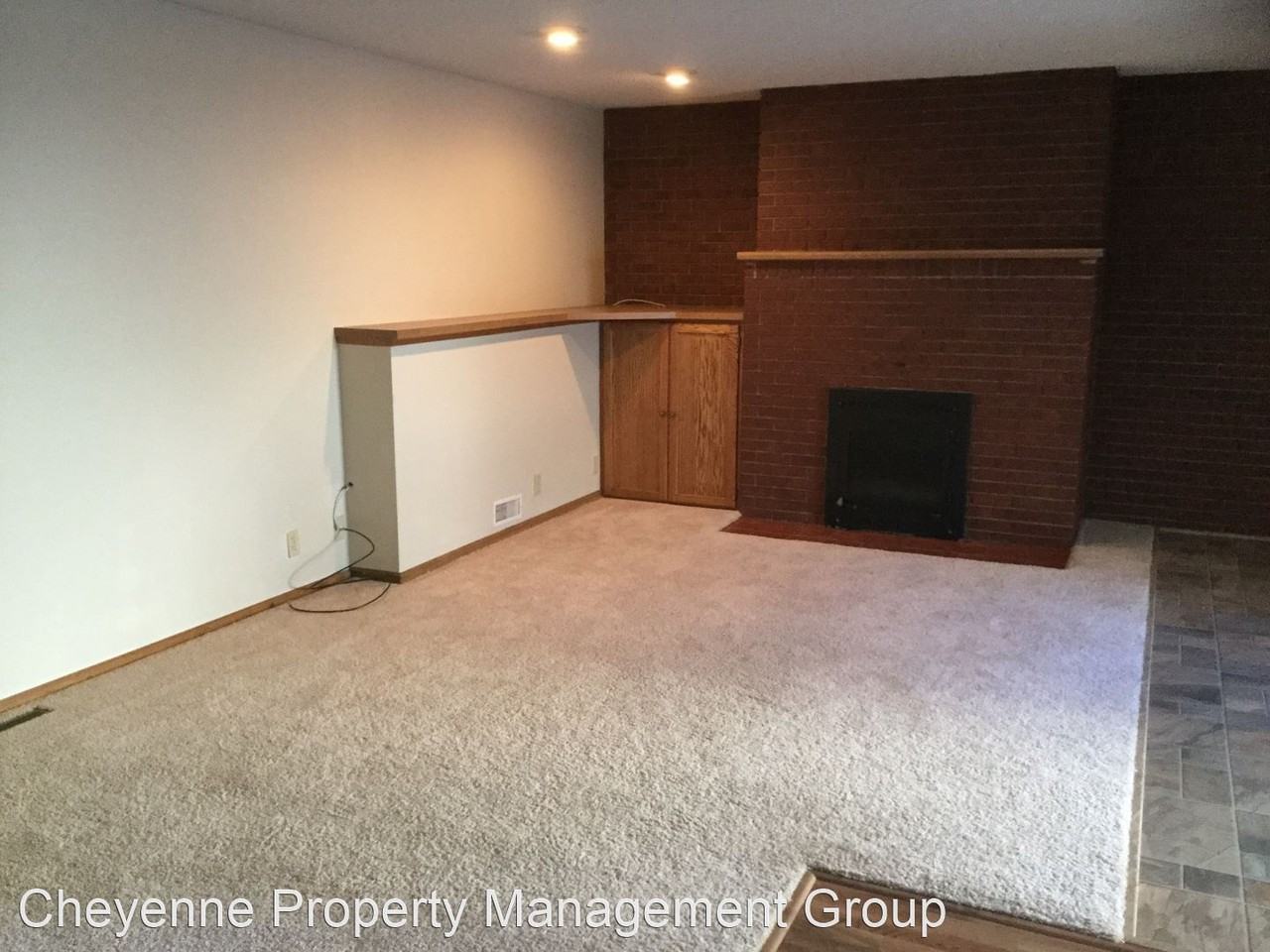 1112 Patio Dr - Photo 2 of 11
