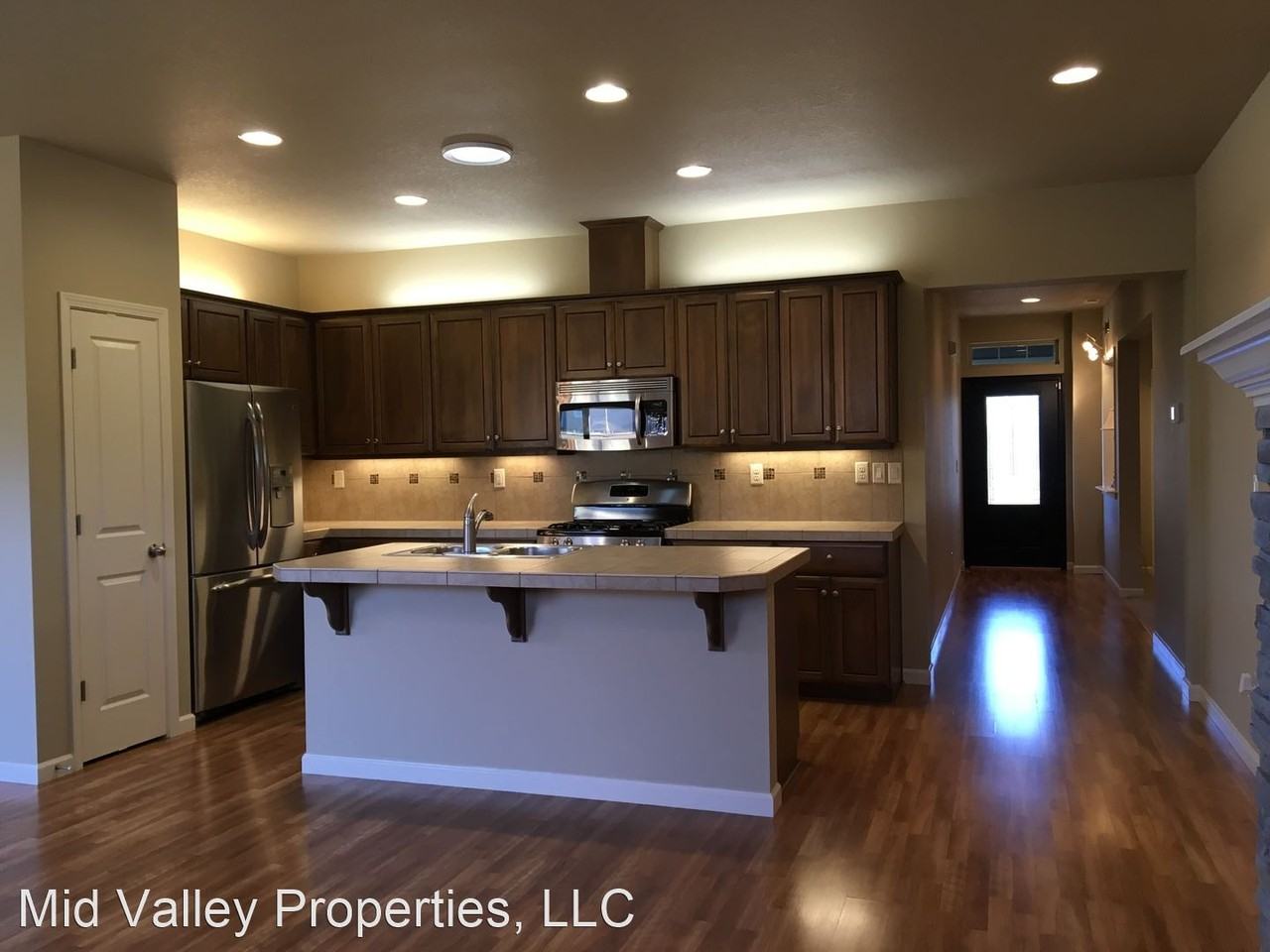 2919 Nw Squire St - Photo 2 of 12