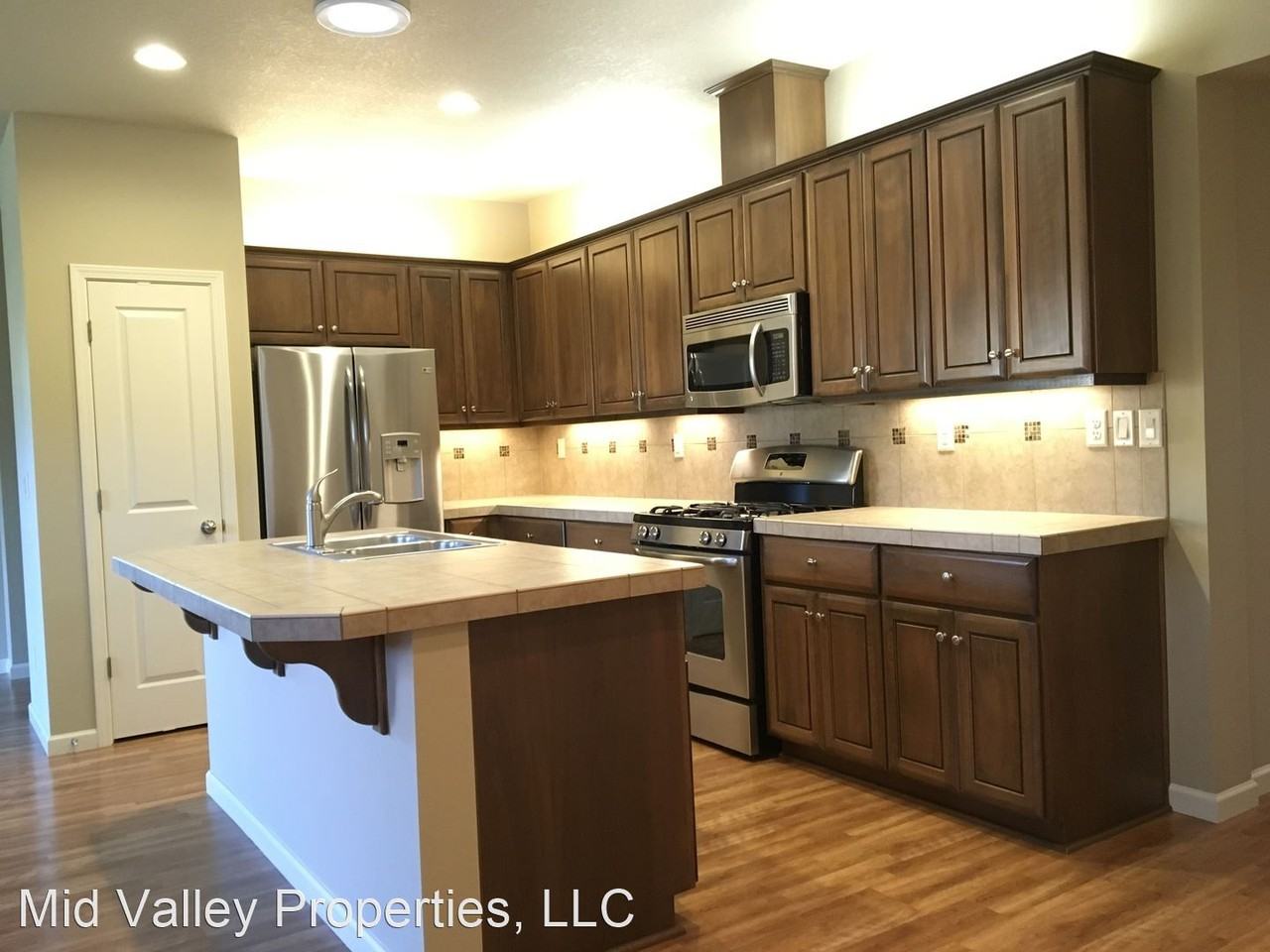 2919 Nw Squire St - Photo 3 of 12