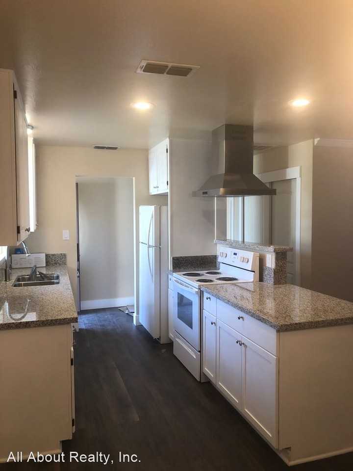 204 Rugosa Dr - Photo 2 of 11