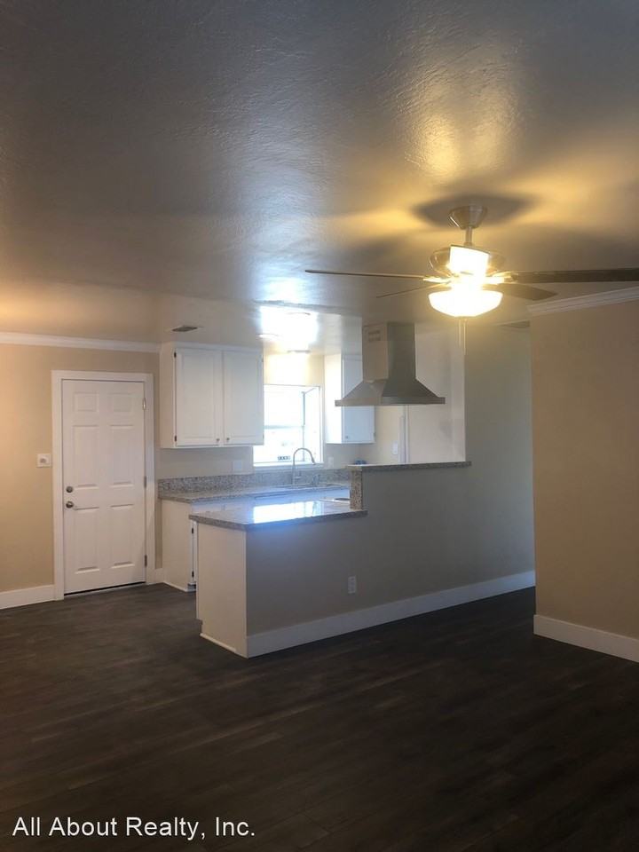 204 Rugosa Dr - Photo 3 of 11