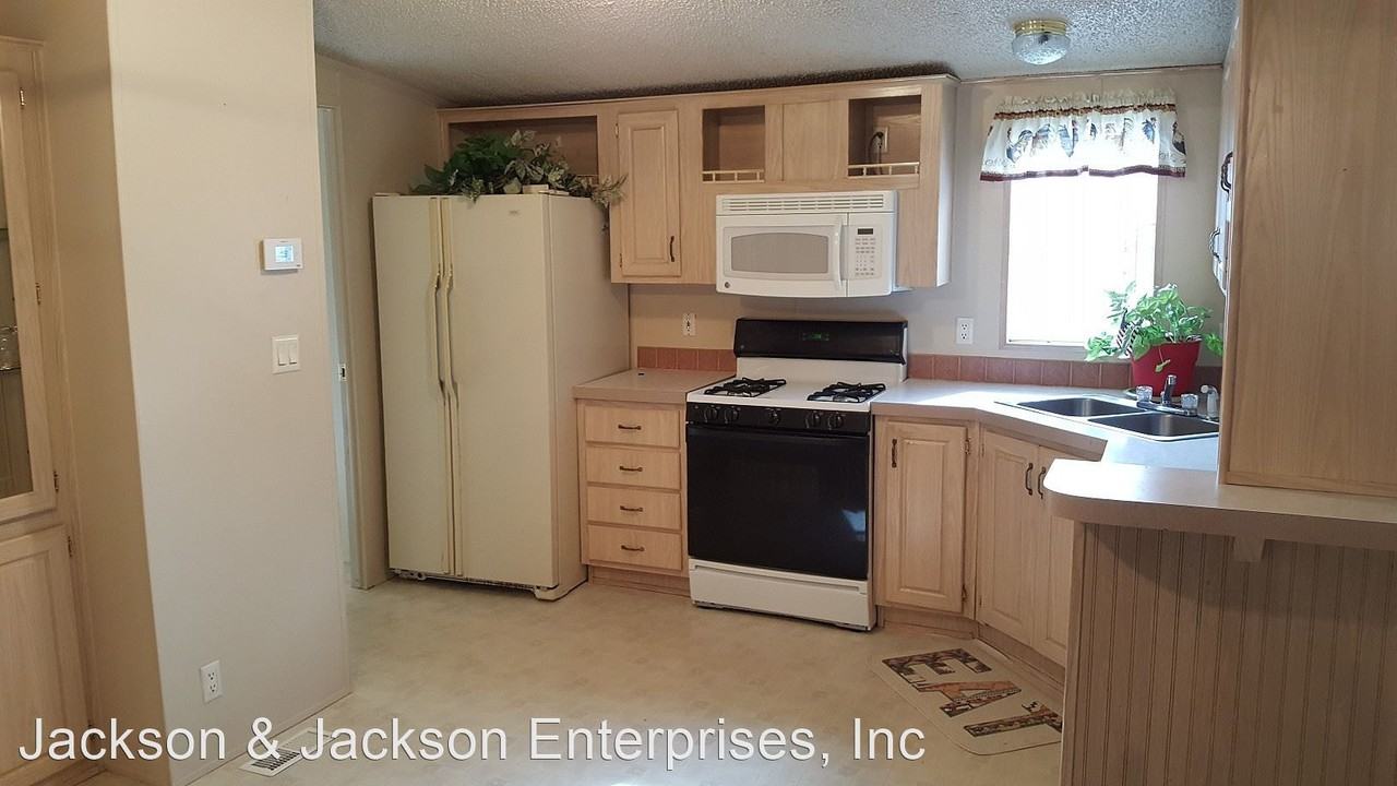 5447 N Thornton Pl - Photo 3 of 8