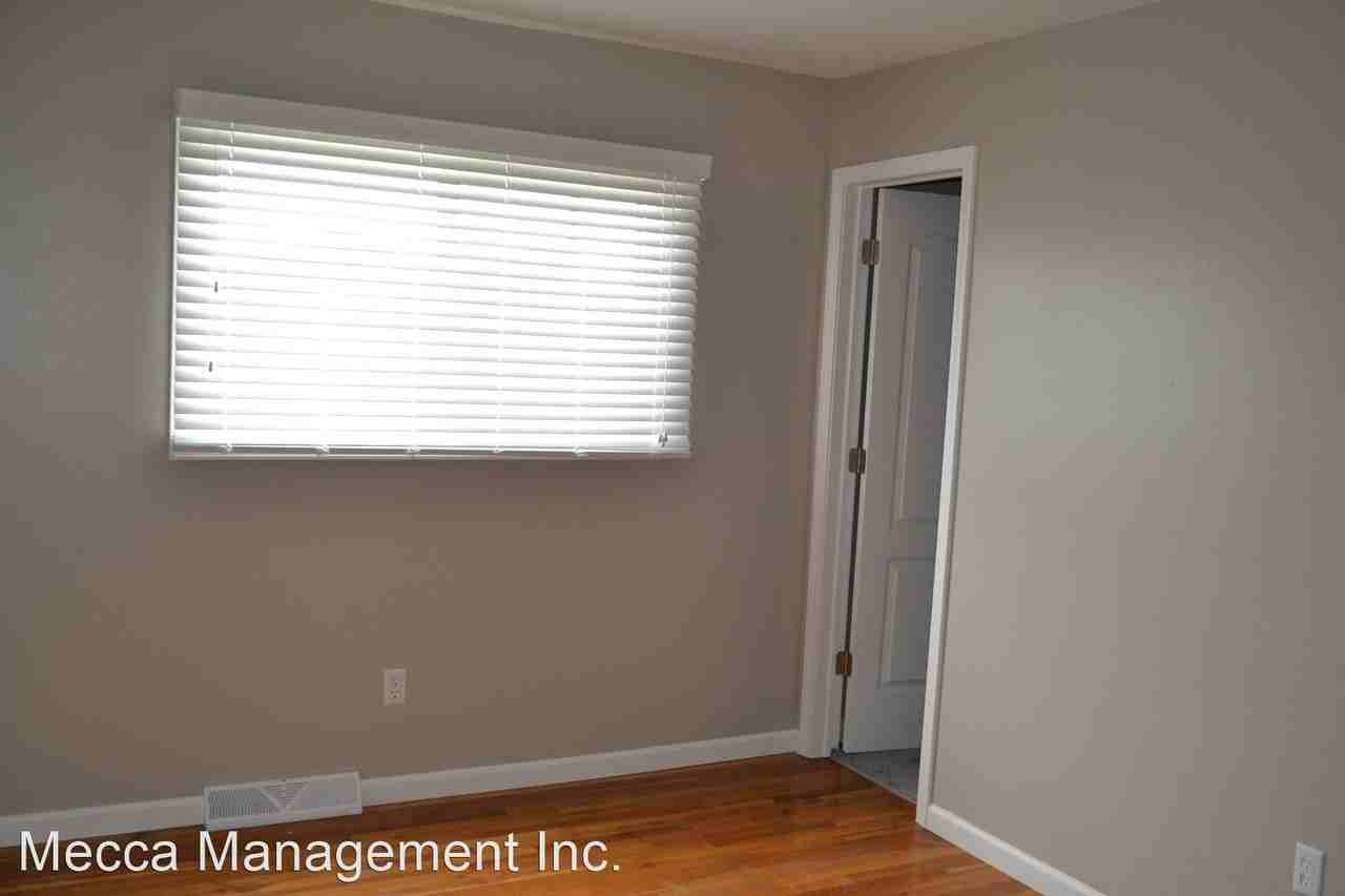 151 - 157 Edgewood Dr - Photo 3 of 8