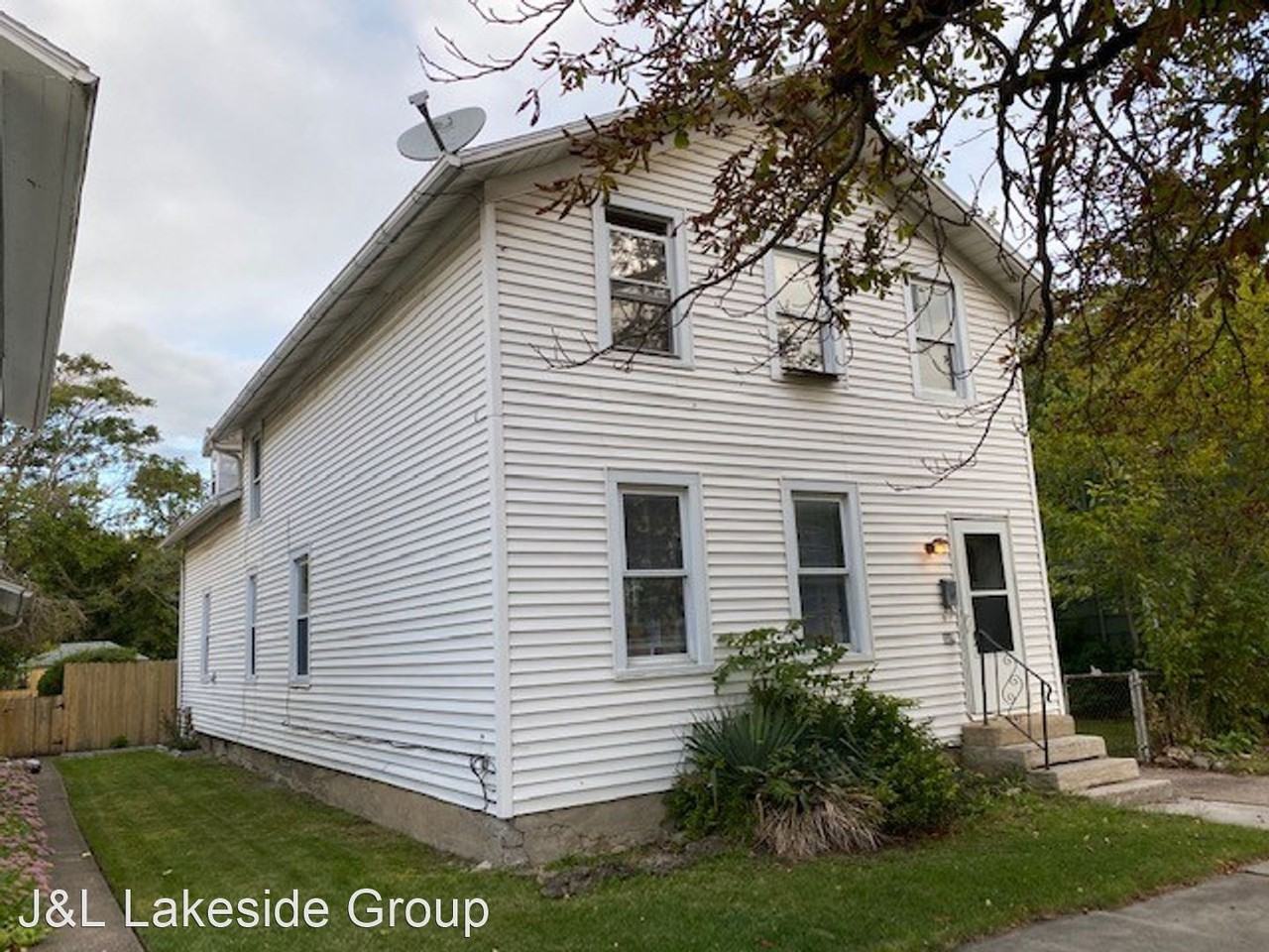 529 E Madison St - Photo 2 of 26