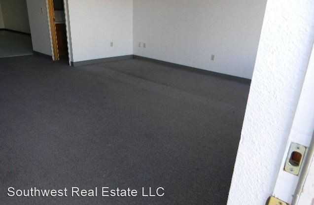 127 1/2 Grant St - Photo 3 of 12