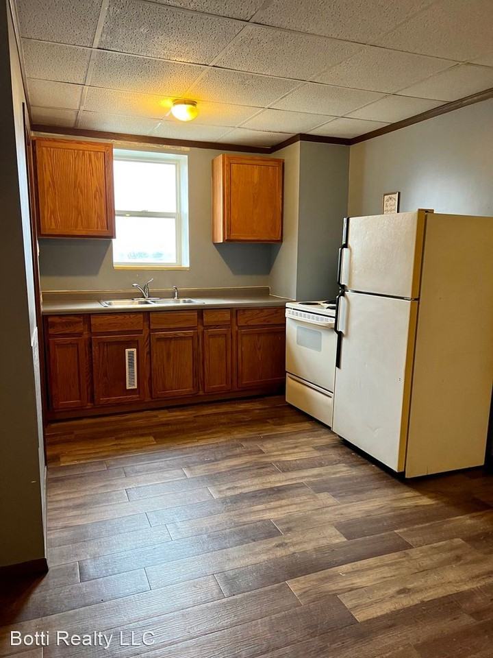 2 S Seminary Ave - Photo 2 of 7