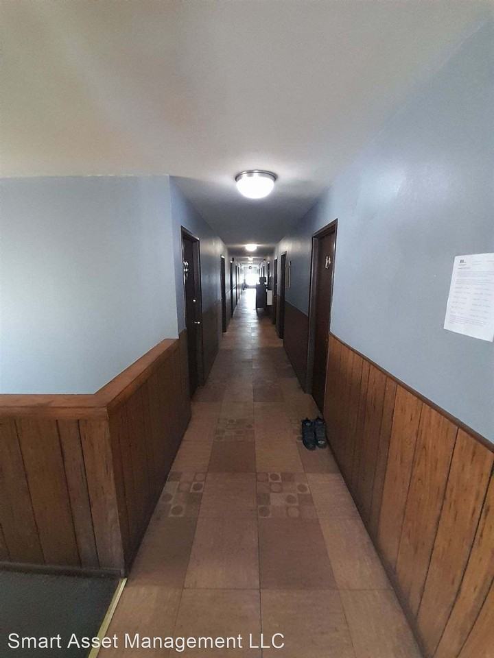 1423 S 81st St - Photo 2 of 4