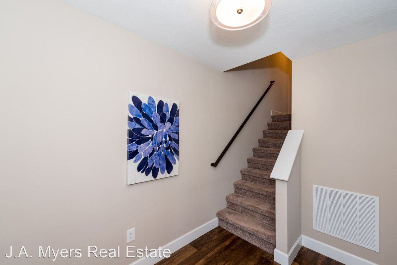 67 Katelyn Dr - Photo 2 of 21