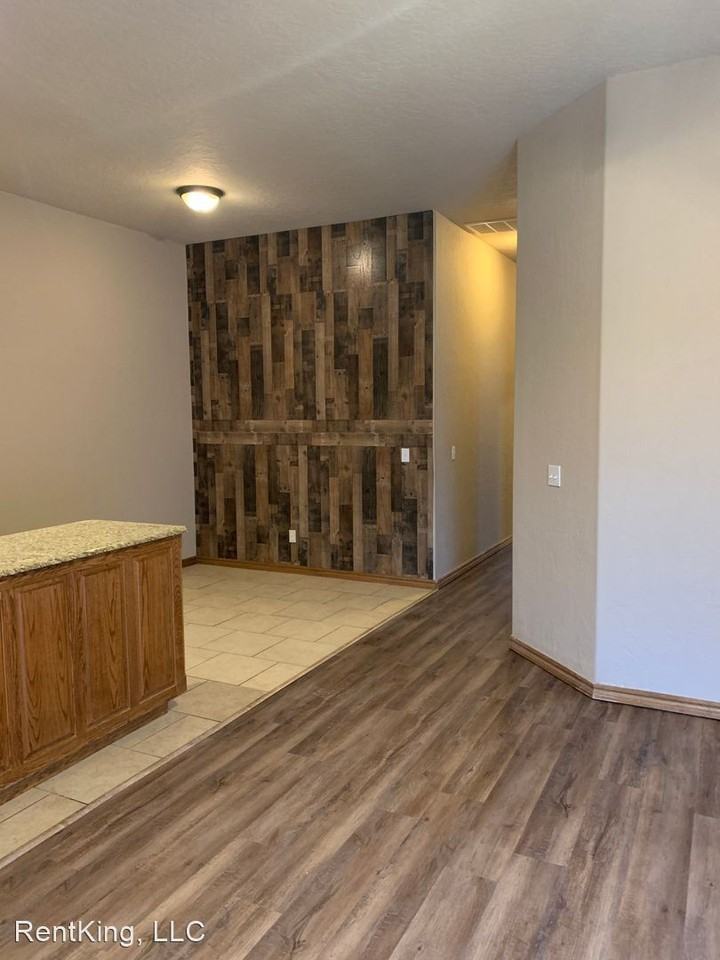 242 Woodbriar - Photo 2 of 21