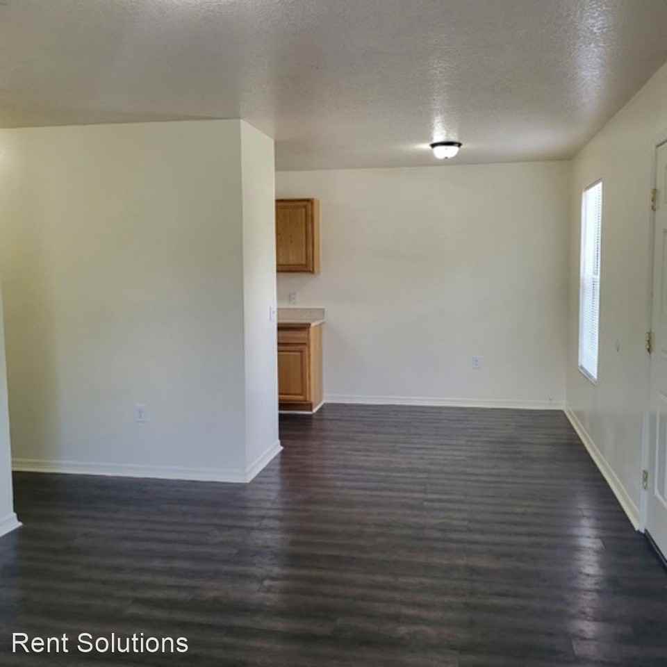 14649 8th St - Photo 3 of 12