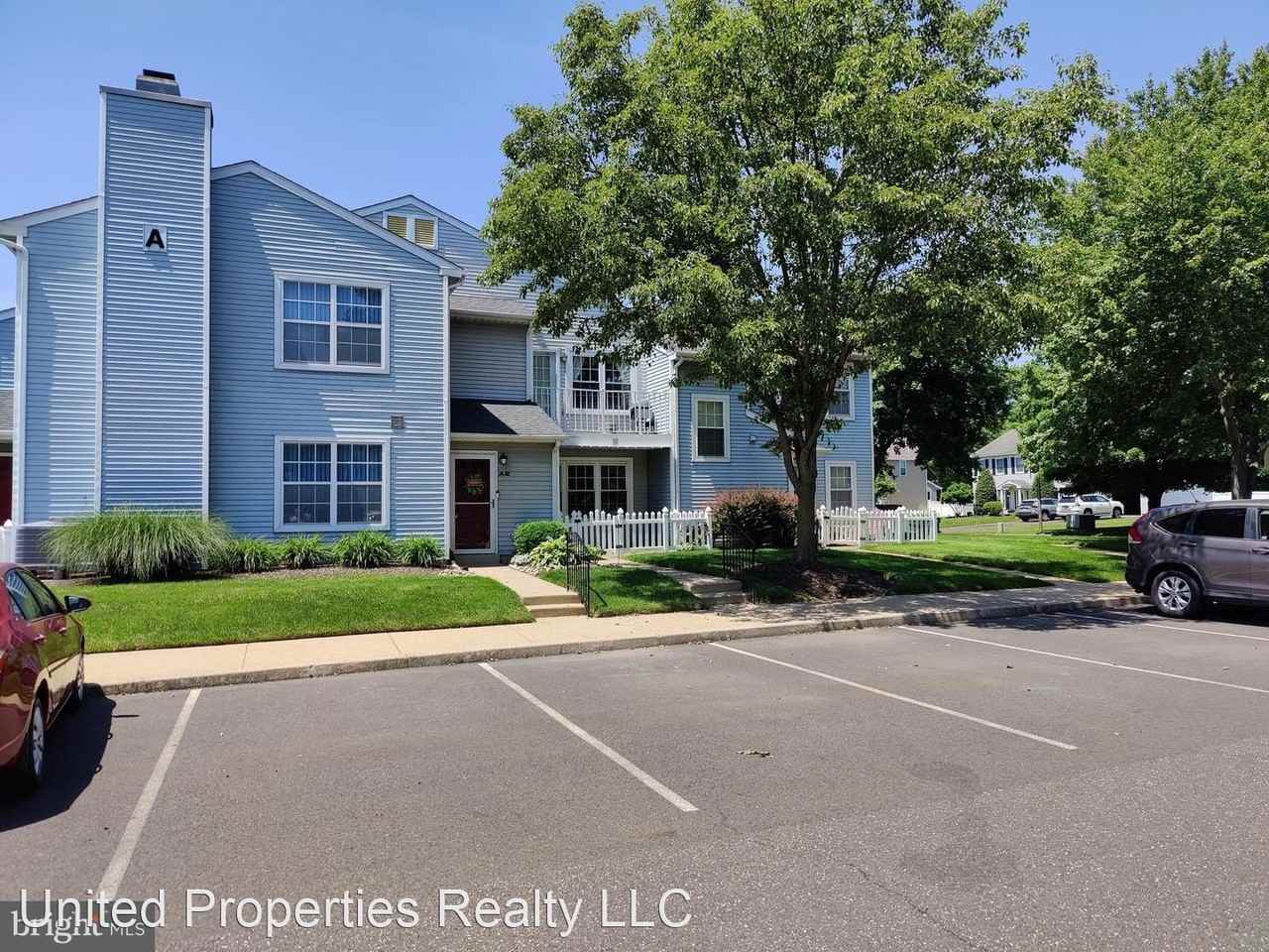 2401 Greensward N #A2 - Photo 2 of 9