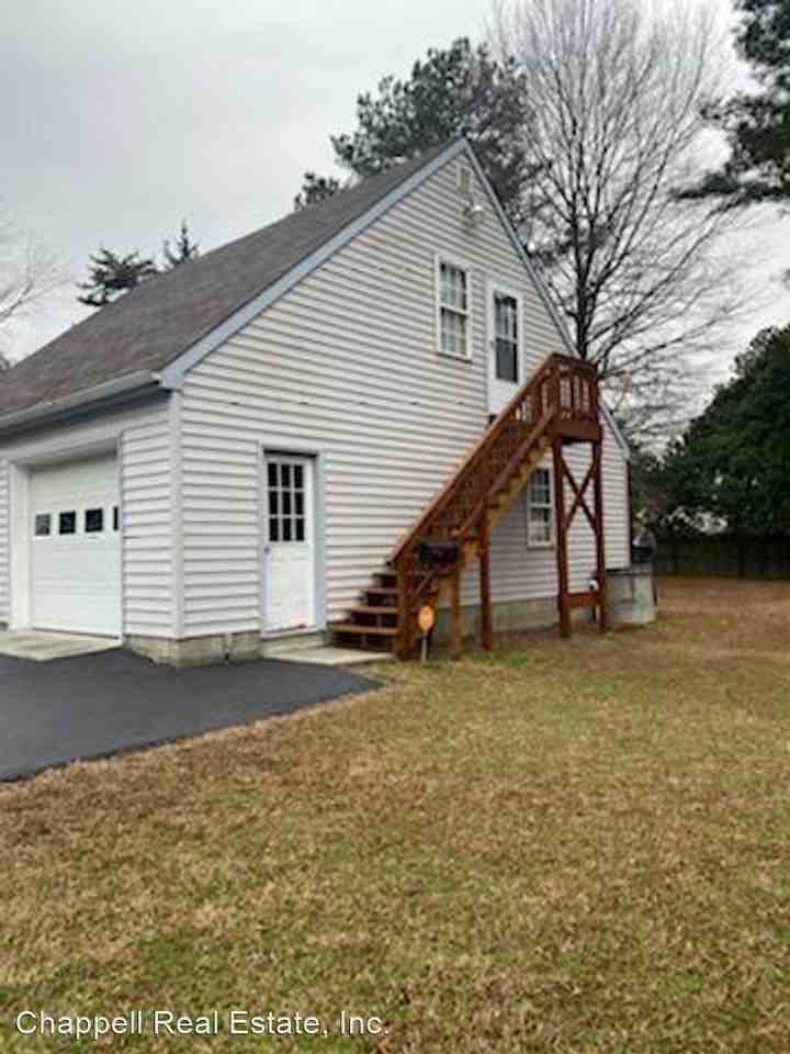 7404 Laurel Spring Rd - Photo 3 of 9
