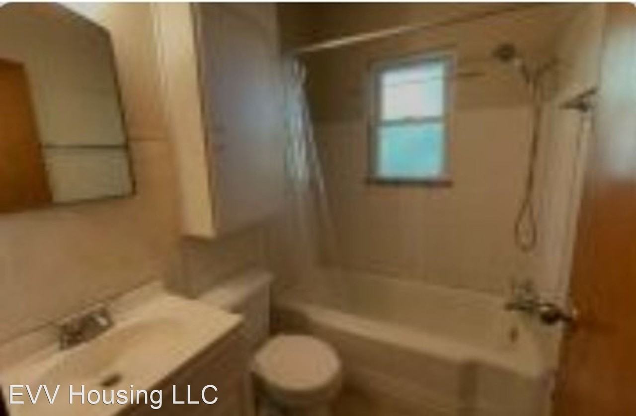 1339 E Illinois St - Photo 2 of 4