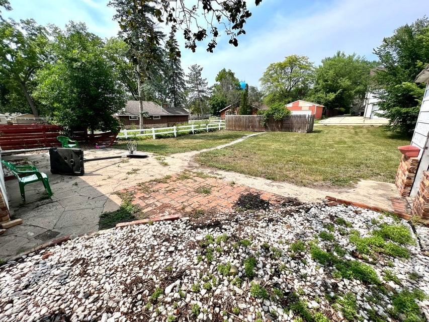 1209 2nd St - Photo 2 of 19