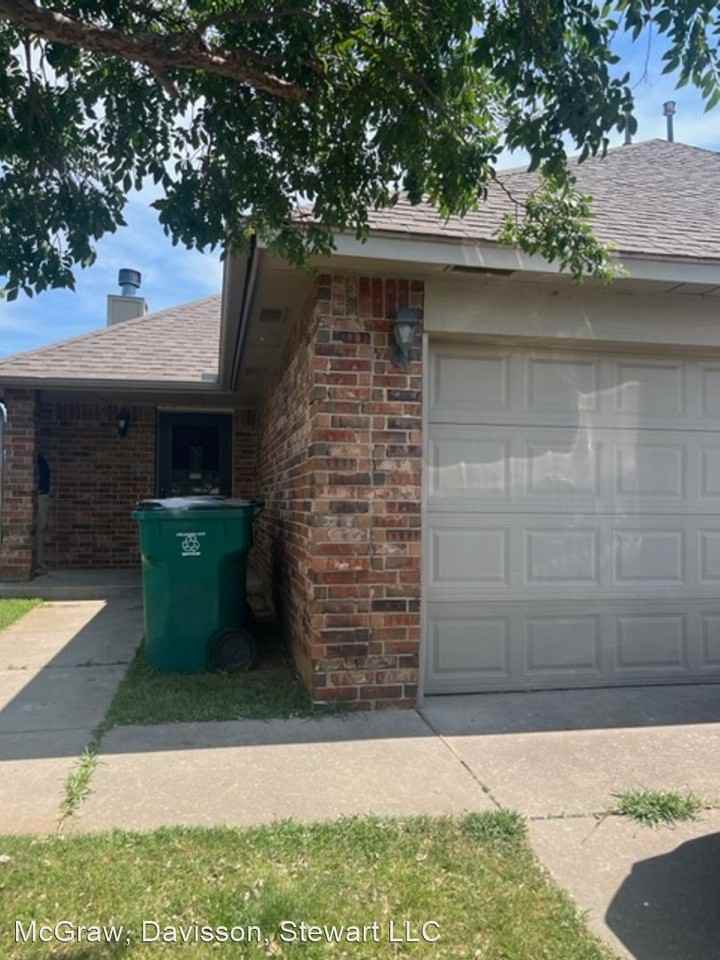 3704 Matthew Dr - Photo 2 of 16