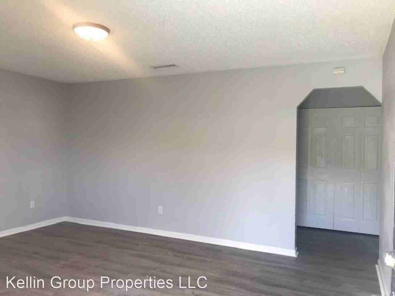 1033 N Brunnell Pkwy - Photo 2 of 8