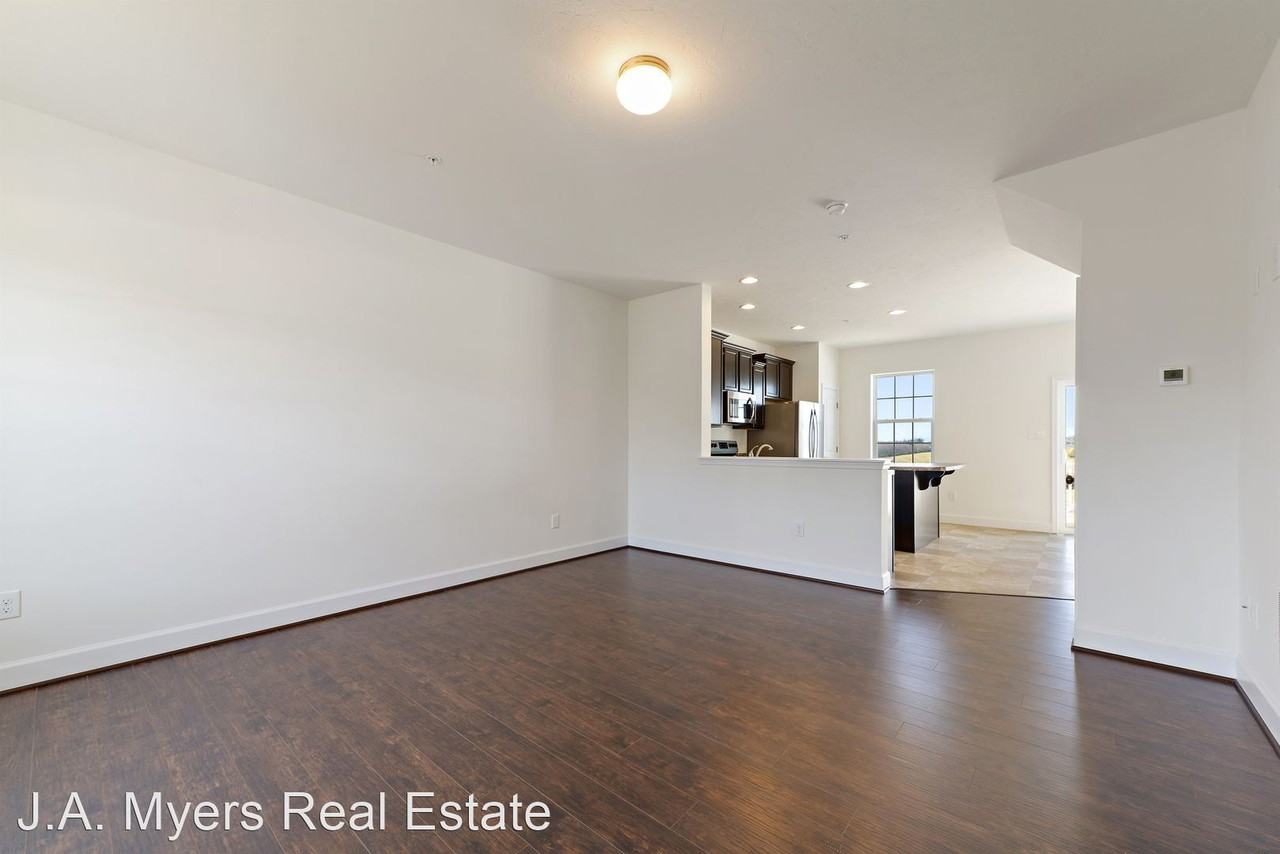 190 Holstein Dr - Photo 3 of 10