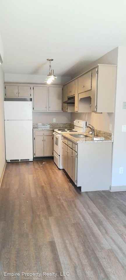 1205R W 50th St - Photo 2 of 13