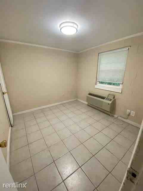 105 Robbins Ave - Photo 3 of 9