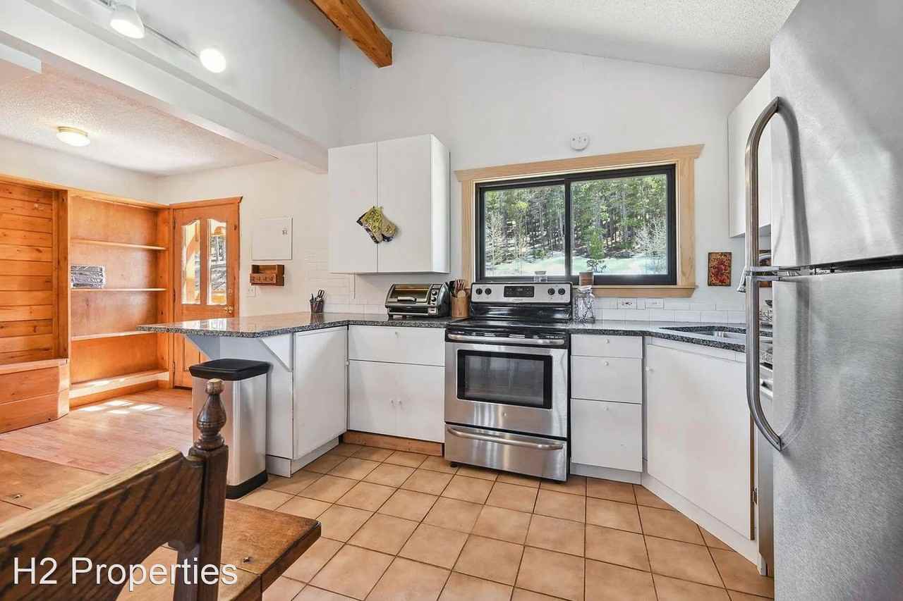 187 Conger St #101 - Photo 3 of 3