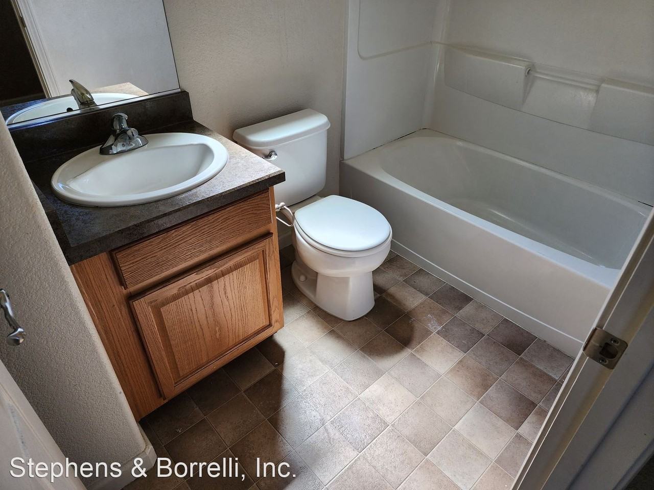 910 Castellona Dr - Photo 3 of 19