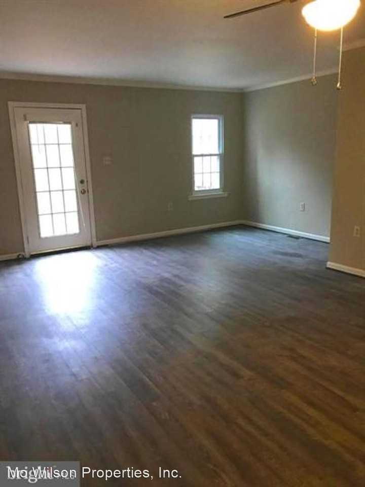 15303 Waters Edge Ct - Photo 3 of 9