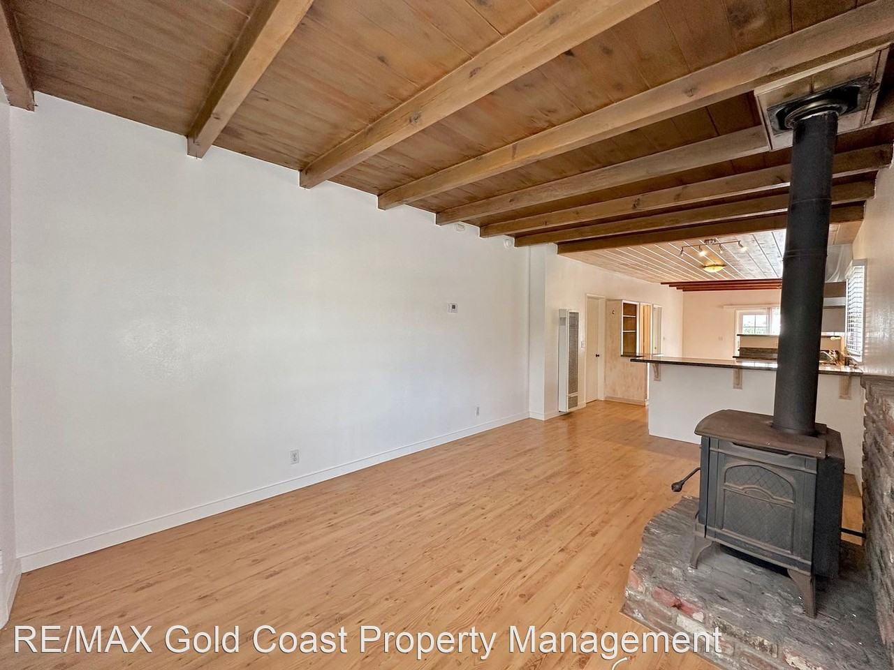 109 Los Feliz St - Photo 3 of 17