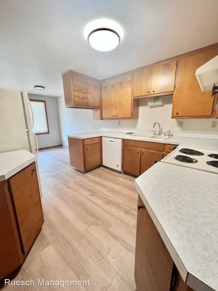 3026 Albert Dr. - Photo 3 of 12