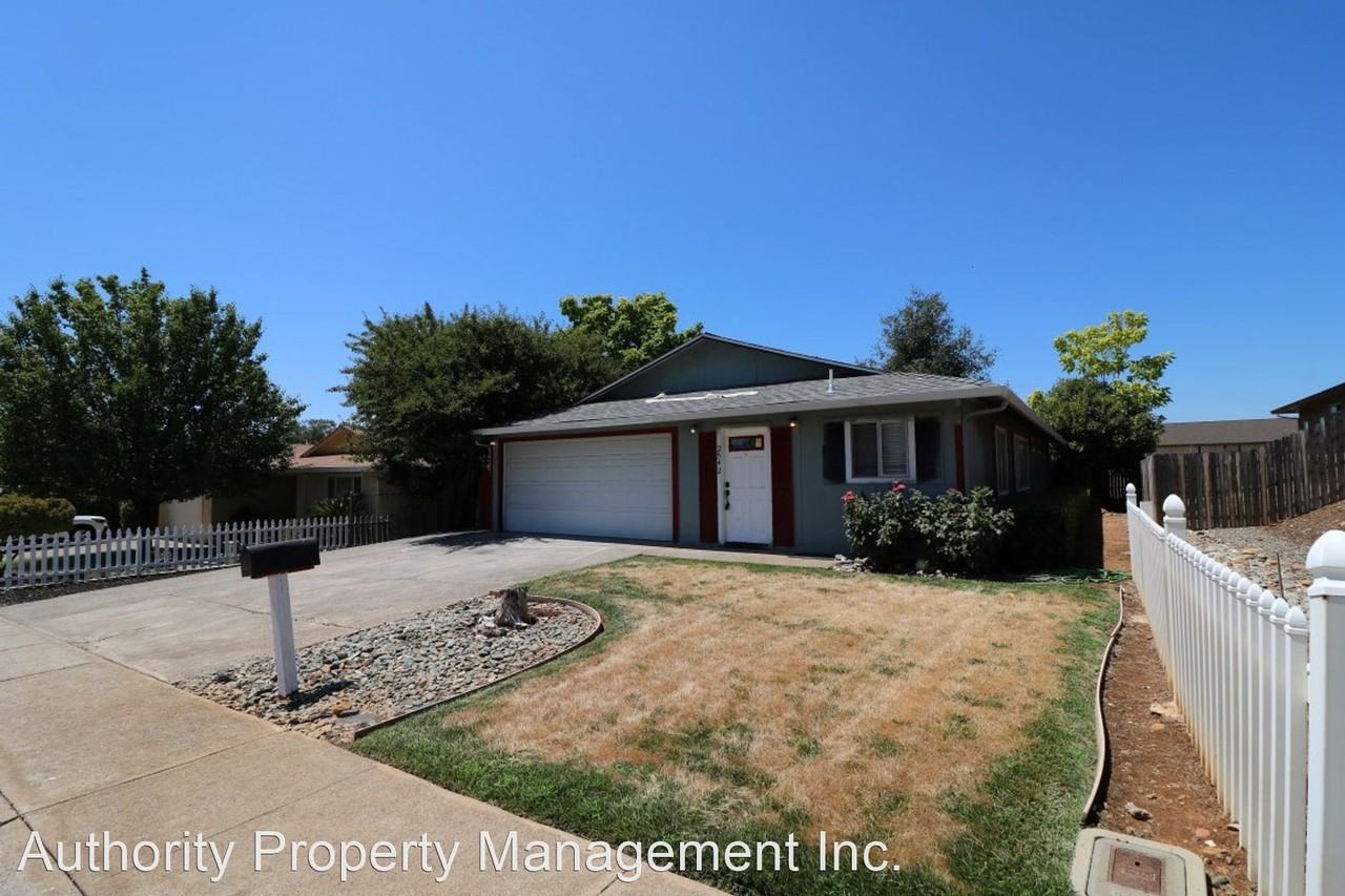 2542 Rainbow Ln - Photo 2 of 3