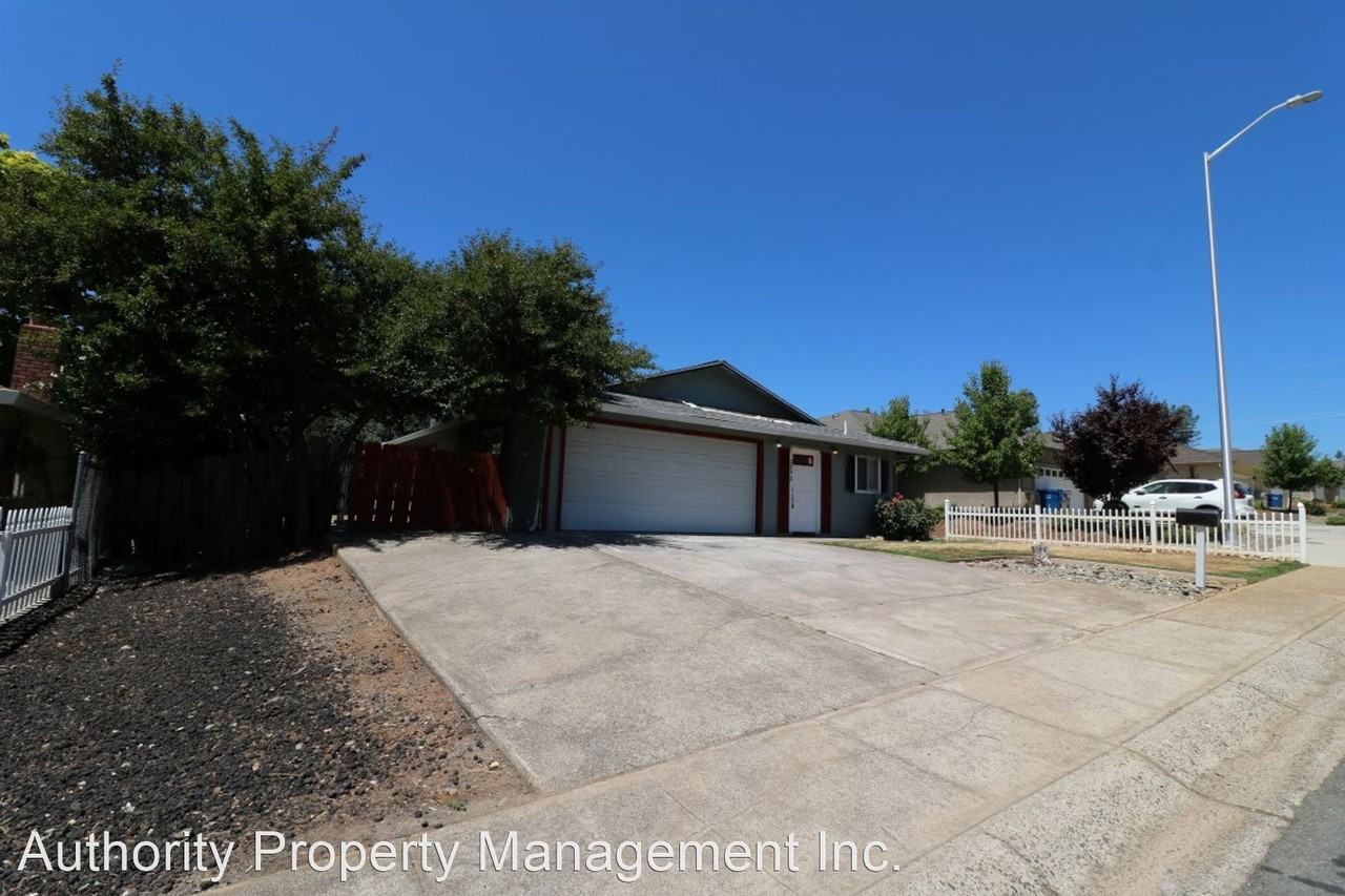 2542 Rainbow Ln - Photo 3 of 3