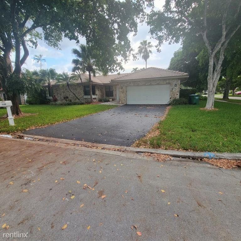 5380 Nw 64th Way - Photo 2 of 6