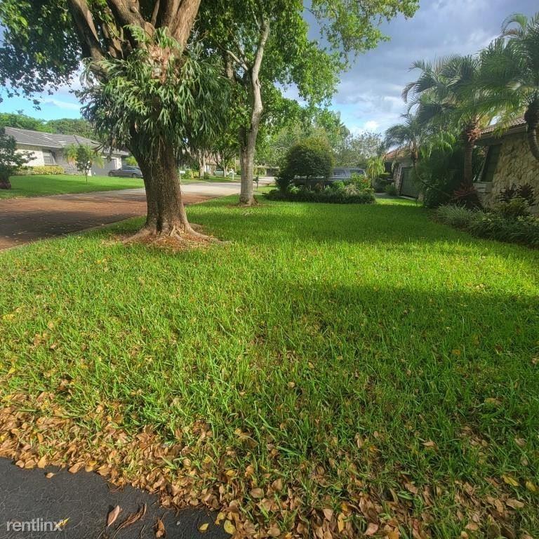 5380 Nw 64th Way - Photo 3 of 6