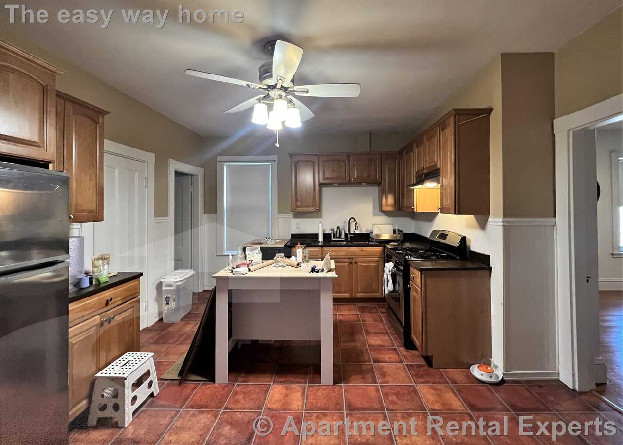 25 Sargent St #1 - Photo 4 of 15