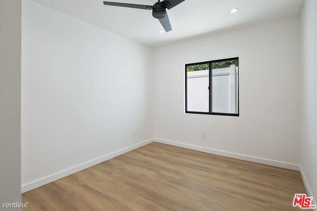 818 N Genesee Ave - Photo 3 of 10