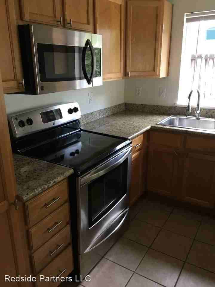 609 Prospect St - Photo 3 of 11