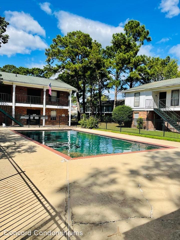 Concord Condominums - Photo 2 of 10